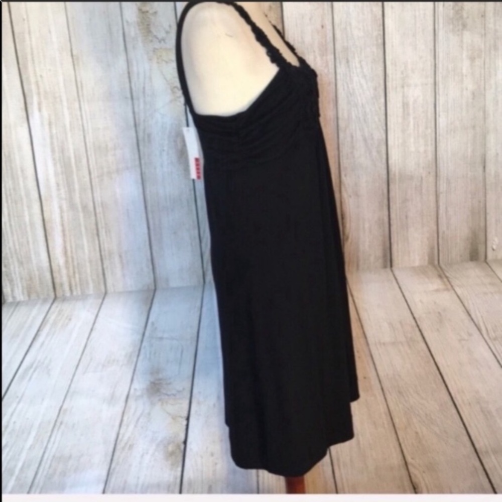 Black sundress with flower detail at top - Picture 5 of 6
